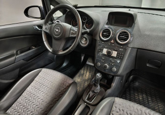 Подержанный автомобиль Opel Corsa 2011 года (10 фото)