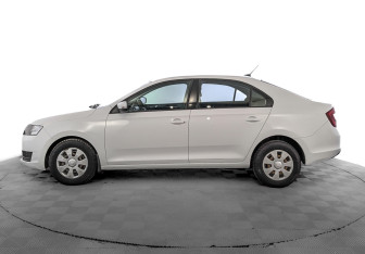Подержанный автомобиль Skoda Rapid Liftback 2019 года (8 фото)