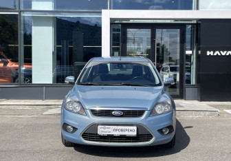 Подержанный автомобиль Ford Focus Sedan 2010 года (2 фото)