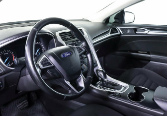Подержанный автомобиль Ford Mondeo Sedan 2018 года (9 фото)