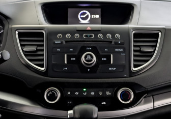 Подержанный автомобиль Honda CR-V 2015 года (15 фото)