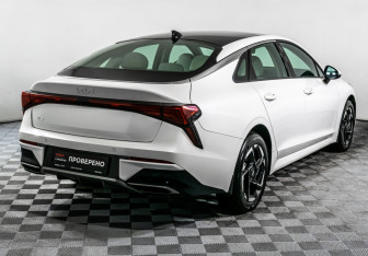 Новый Kia K5 2023 (5 фото)