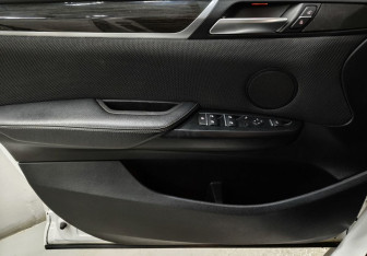 Подержанный автомобиль BMW X4 2016 года (15 фото)