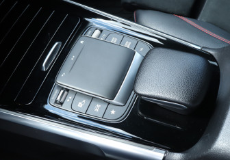 Подержанный автомобиль Mercedes-Benz GLB 2020 года (15 фото)