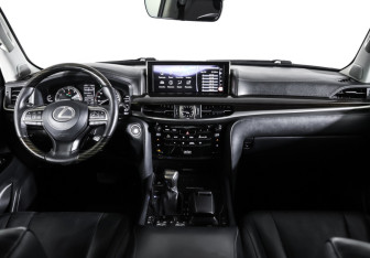 Подержанный автомобиль Lexus LX 2019 года (18 фото)