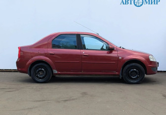 Подержанный автомобиль Renault Logan Sedan 2010 года (4 фото)