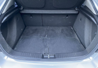 Подержанный автомобиль Chevrolet Cruze Hatchback 2012 года (13 фото)