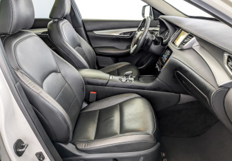 Подержанный автомобиль Infiniti QX50 2018 года (25 фото)