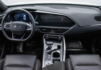 Подержанный автомобиль Geely Tugella 2022 года (13 фото)