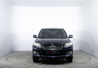 Подержанный автомобиль Toyota RAV4 2010 года (2 фото)