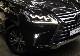 Подержанный автомобиль Lexus LX 2021 года (29 фото)