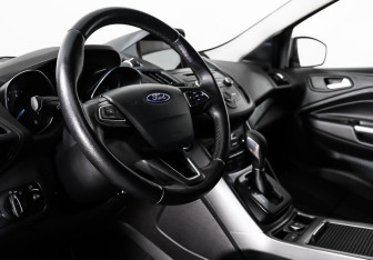 Подержанный автомобиль Ford Kuga 2018 года (7 фото)