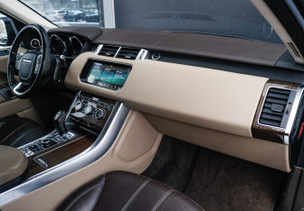 Подержанный автомобиль Land Rover Range Rover Sport 2017 года (7 фото)