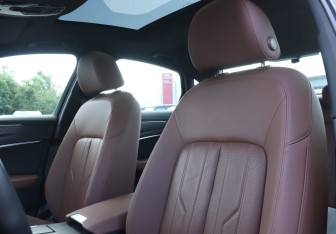 Подержанный автомобиль Audi A6 Sedan 2020 года (14 фото)