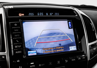 Подержанный автомобиль Toyota Land Cruiser Suv 2013 года (14 фото)