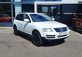 Подержанный автомобиль Volkswagen Touareg 2005 года (3 фото)