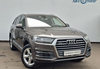 Подержанный автомобиль Audi Q7 2015 года (3 фото)