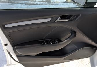 Подержанный автомобиль Audi A3 Sedan 2020 года (19 фото)