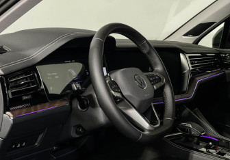 Новый Volkswagen Touareg 2026 (10 фото)