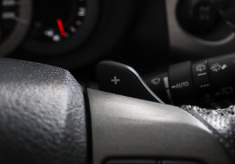 Подержанный автомобиль Toyota RAV4 2010 года (14 фото)