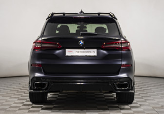Подержанный автомобиль BMW X5 2019 года (7 фото)