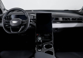 Подержанный автомобиль Geely Atlas 2024 года (12 фото)