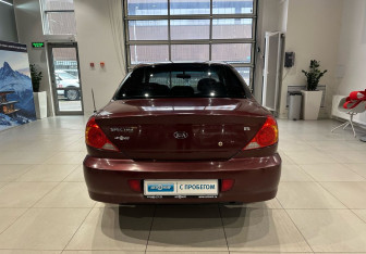 Подержанный автомобиль Kia Spectra Sedan 2007 года (5 фото)