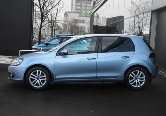 Подержанный автомобиль Volkswagen Golf Hatchback 2011 года (7 фото)
