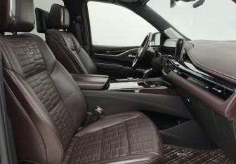Подержанный автомобиль Cadillac Escalade Suv 2022 года (10 фото)