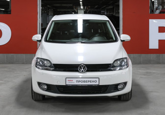 Подержанный автомобиль Volkswagen Golf Plus 2012 года (2 фото)