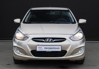 Подержанный автомобиль Hyundai Solaris Hatchback 2011 года (2 фото)