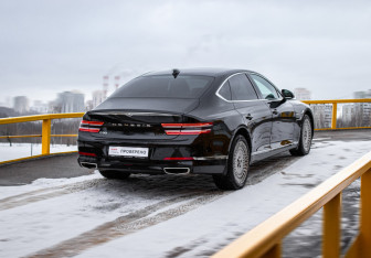 Подержанный автомобиль Genesis G80 2021 года (5 фото)