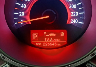 Подержанный автомобиль Kia Sorento 2011 года (27 фото)