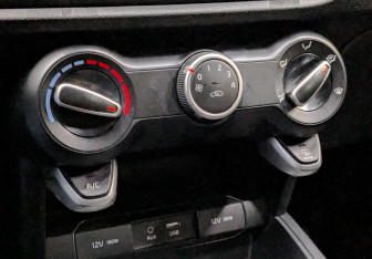 Подержанный автомобиль Kia Rio Sedan 2020 года (20 фото)