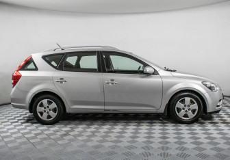 Подержанный автомобиль Kia Ceed Wagon 2012 года (4 фото)