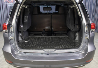 Подержанный автомобиль Toyota Fortuner 2018 года (9 фото)