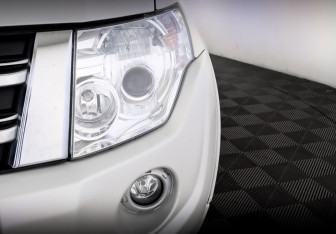 Подержанный автомобиль Mitsubishi Pajero 2014 года (17 фото)