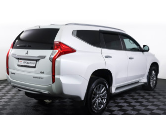 Подержанный автомобиль Mitsubishi Pajero Sport 2019 года (5 фото)