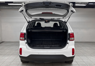 Подержанный автомобиль Kia Sorento 2018 года (11 фото)