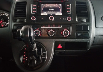 Подержанный автомобиль Volkswagen Multivan 2010 года (14 фото)