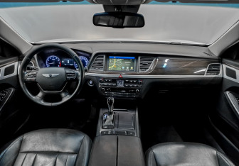 Подержанный автомобиль Hyundai Genesis 2014 года (13 фото)