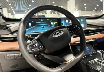 Подержанный автомобиль Chery Tiggo 8 Pro Max 2023 года (11 фото)