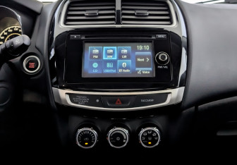 Подержанный автомобиль Mitsubishi ASX 2014 года (15 фото)