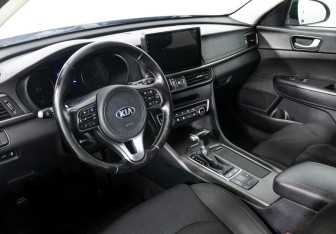 Подержанный автомобиль Kia Optima Sedan 2017 года (7 фото)