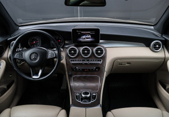 Подержанный автомобиль Mercedes-Benz GLC Coupe 2018 года (11 фото)