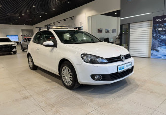 Подержанный автомобиль Volkswagen Golf Hatchback 2010 года (3 фото)