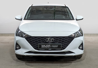 Подержанный автомобиль Hyundai Solaris Sedan 2020 года (2 фото)