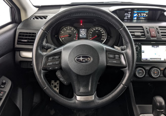Подержанный автомобиль Subaru XV 2012 года (22 фото)