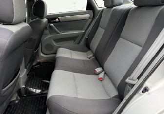 Подержанный автомобиль Chevrolet Lacetti Sedan 2011 года (11 фото)