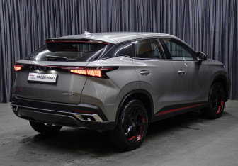 Подержанный автомобиль Omoda C5 2022 года (5 фото)